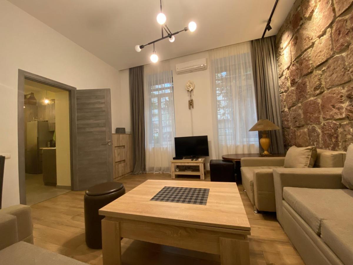 Nice Loft On Uznadze Street Tiflis Exterior foto